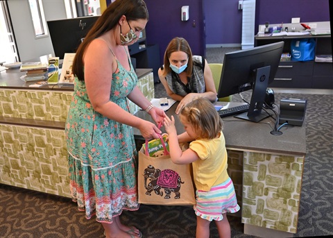 Eleanor and Tammy Tunstall Harrington Library.JPG